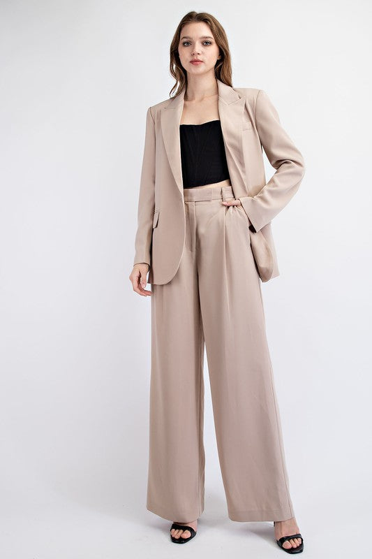 Keaten Relaxed Blazer in Taupe