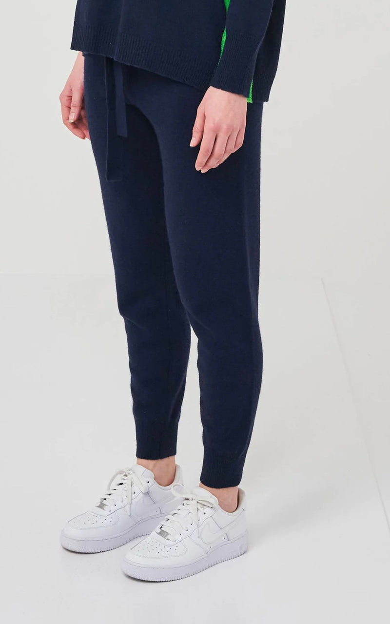 Brodie Cashmere Joggers in Navy