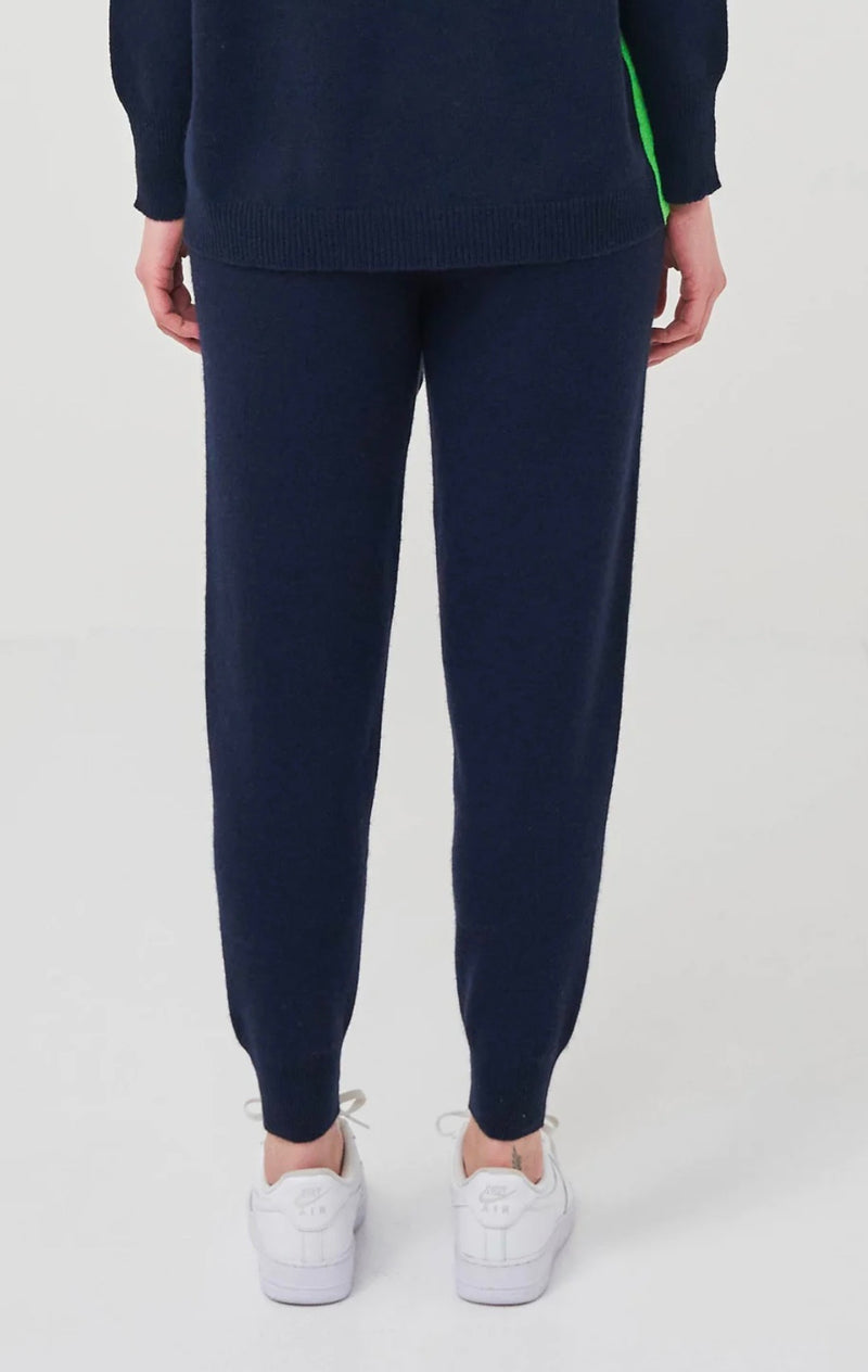 Brodie Cashmere Joggers in Navy